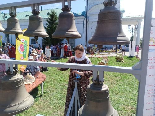 Алексеевские звонари покорили Елабугу на фестивале колокольного звона