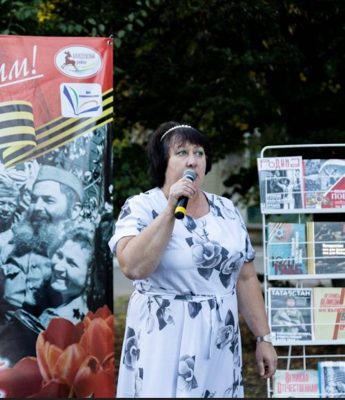 В Алексеевском отметили 80-летие Великой Победы литературным двориком