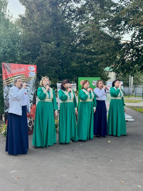 В Алексеевском отметили 80-летие Великой Победы литературным двориком