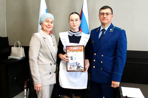 Ученица из Алексеевского района победила в республиканском конкурсе эссе о войне
