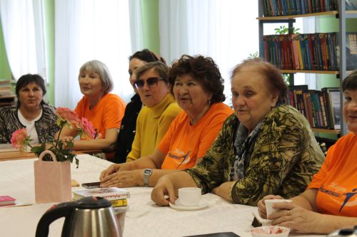 В библиотеке Алексеевского организовали встречу «Книголюбы — жизнелюбы»