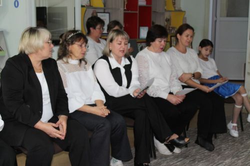 Четыре поколения встретились в приюте «Забота» в канун Дня пожилого человека