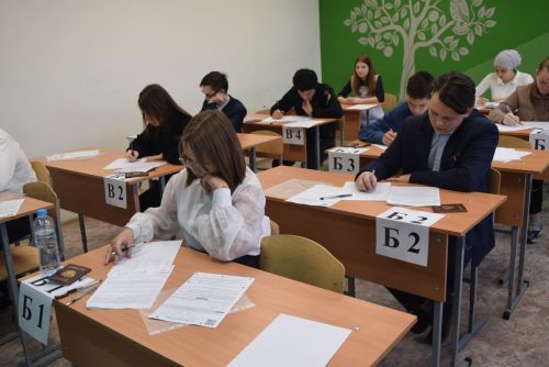 Утверждено официальное расписание ЕГЭ и ОГЭ на 2026 год