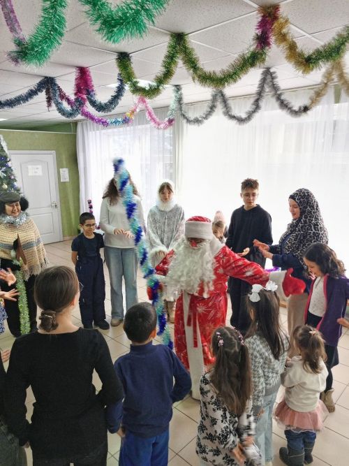«Новогодний хоровод затей»: праздник волшебства в Нижнетиганском сельском клубе