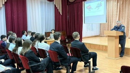 В Билярской школе прошел урок безопасности по управлению мототехникой