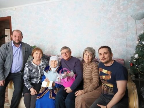 90 лет мудрости и служения: поздравления врачу-ветерану