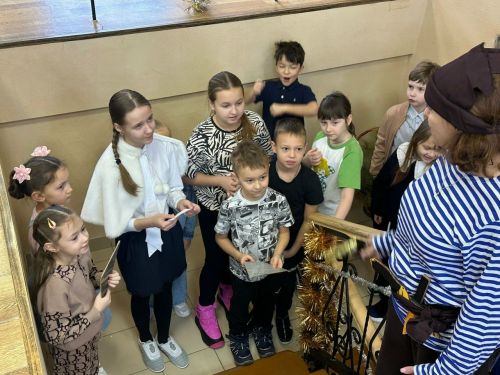 Детская библиотека устроила новогодний квест для учеников первого класса