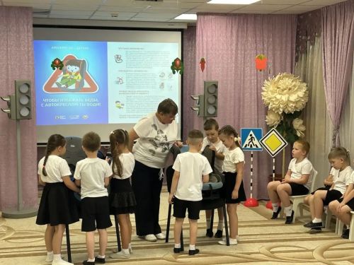 В Алексеевском районе родителям напомнили о безопасности детей в автомобиле