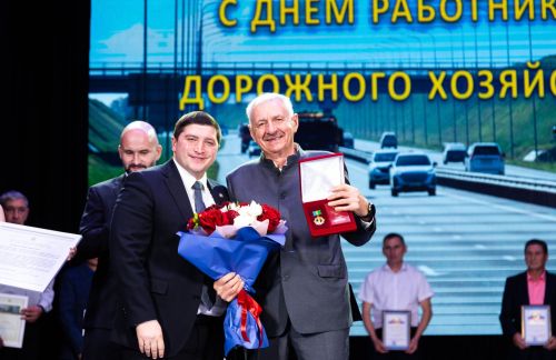 В Алексеевском районе наградили работников дорожной отрасли