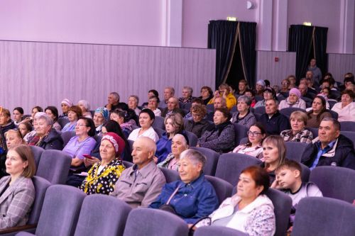 В Алексеевском районе поздравили пять пар, отметивших 50 лет брака