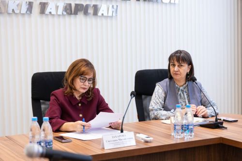 Светлана Захарова посетила школы и приют в Алексеевском районе