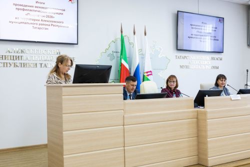 Светлана Захарова посетила школы и приют в Алексеевском районе