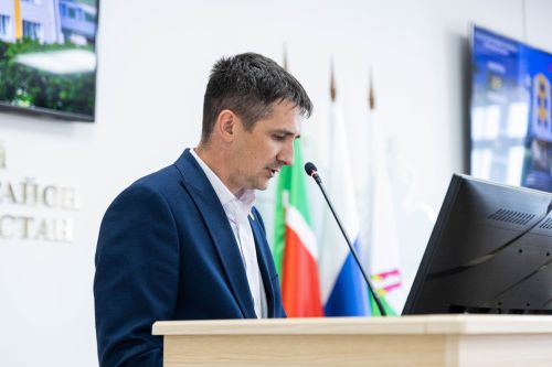 Светлана Захарова посетила школы и приют в Алексеевском районе