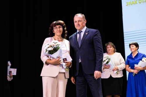 Педагогов Алексеевского района чествовали в честь Дня учителя