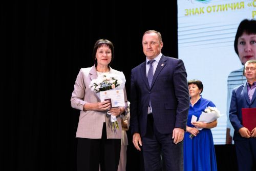 Педагогов Алексеевского района чествовали в честь Дня учителя