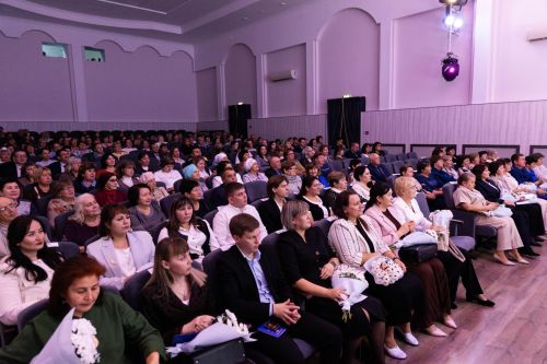 Педагогов Алексеевского района чествовали в честь Дня учителя