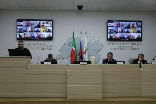 Лучшие из лучших: в Алексеевской ЦРБ наградили отличившихся сотрудников