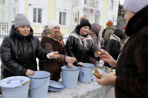Масленицу отметили на Соборной площади