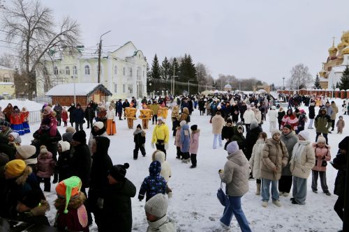 Масленицу отметили на Соборной площади
