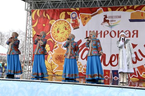 Масленицу отметили на Соборной площади