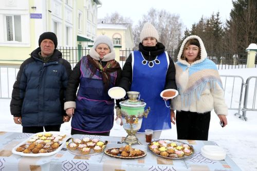 Масленицу отметили на Соборной площади