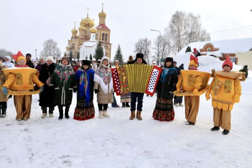 Масленицу отметили на Соборной площади