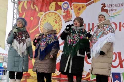 Масленицу отметили на Соборной площади