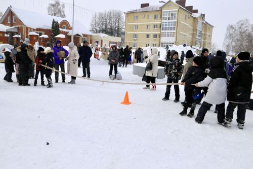 Масленицу отметили на Соборной площади