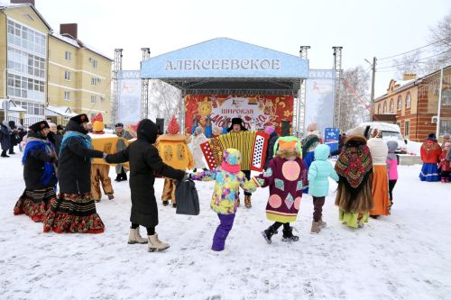 Масленицу отметили на Соборной площади
