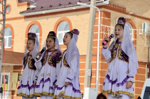 На Соборной площади отметили Навруз