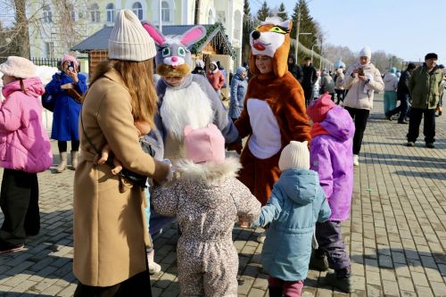 На Соборной площади отметили Навруз