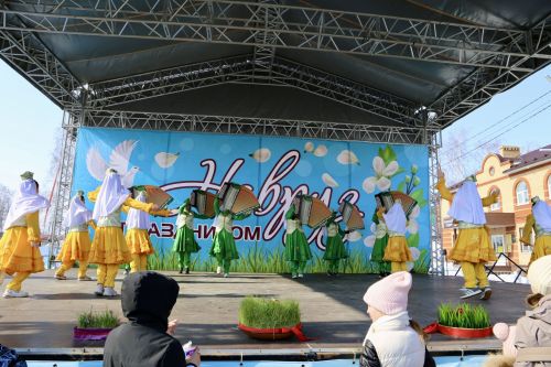 На Соборной площади отметили Навруз