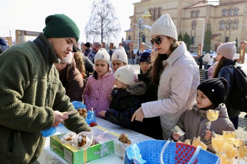 На Соборной площади отметили Навруз