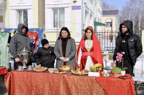 На Соборной площади отметили Навруз