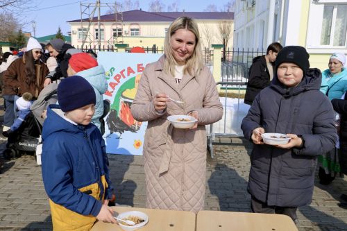 На Соборной площади отметили Навруз