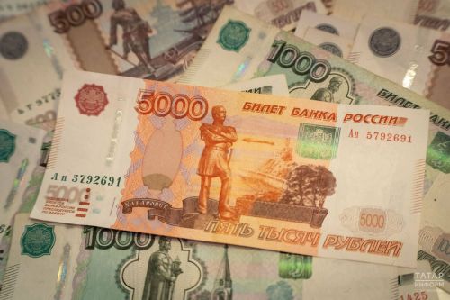 Кому из татарстанцев повысят зарплату за февраль