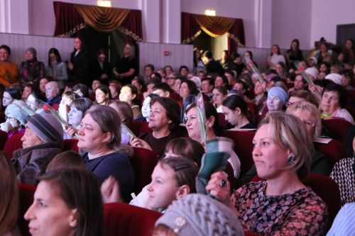 В районном Доме культуры  состоялся праздничный концерт «Такая разная!»