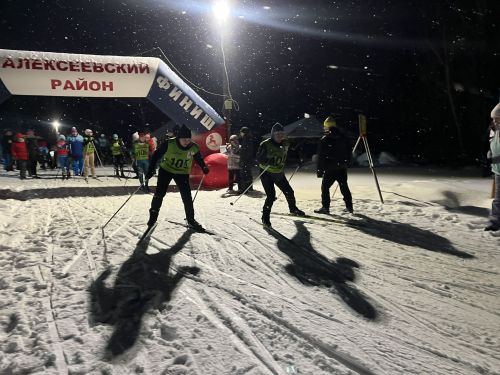 Ночная лыжная гонка объединила спортсменов Закамья в Алексеевском