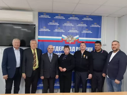 Алексеевские ветераны МВД проводили бойца СВО на передовую с душевным теплом и подарками