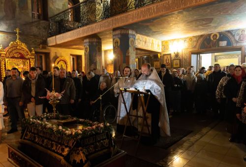 Свет Пасхи в Алексеевском: фоторепортаж из храма Воскресения Христова