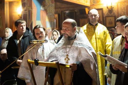 Свет Пасхи в Алексеевском: фоторепортаж из храма Воскресения Христова