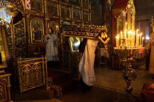 Свет Пасхи в Алексеевском: фоторепортаж из храма Воскресения Христова
