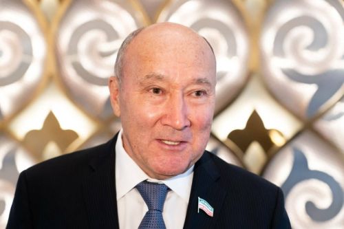 Ахметов обратился к журналистам республики в профессиональный праздник