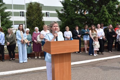 Для выпускников первой школы Алексеевского прозвенел последний звонок