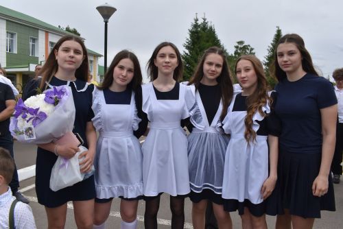 Для выпускников первой школы Алексеевского прозвенел последний звонок
