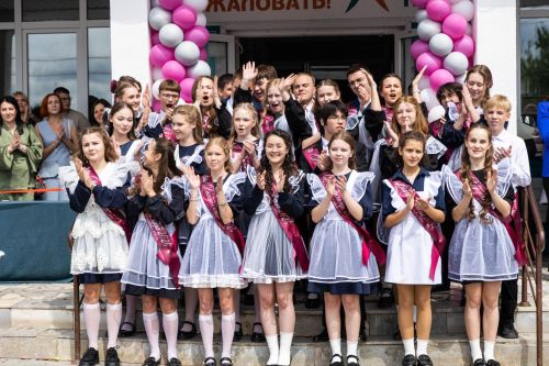 Последний звонок прозвенел для выпускников Алексеевской школы №2