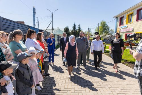 Айдар Метшин вручил награды бойцам СВО в Алексеевском районе