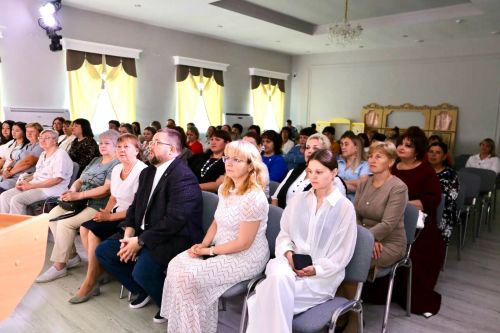 В Алексеевском районе чествовали работников социальной сферы
