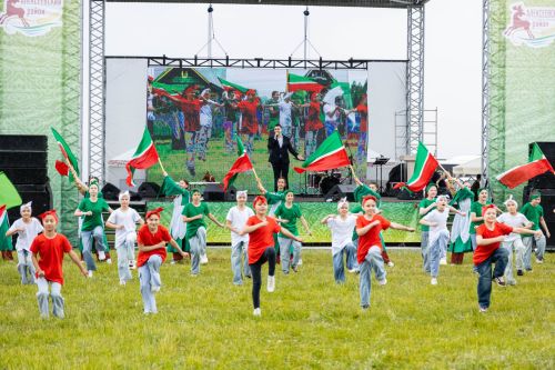 Сабантуй-2026 собрал тысячи гостей на главном майдане района