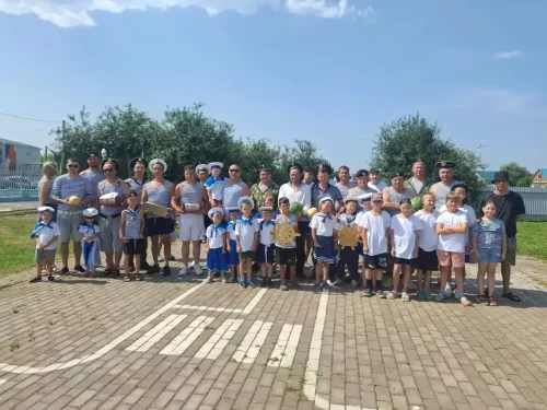 Моряки района отметили праздник